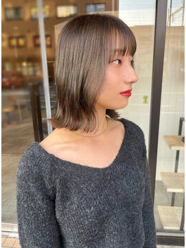 ハウ(How) レイヤーボブ×オリーブベージュ