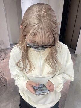 ペレ 栄 アネックス(PELE栄ANNEX) イメチェン/ホワイトブロンド/外ハネボブ/美髪/栄