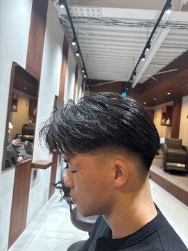 刈り上げセンターパート