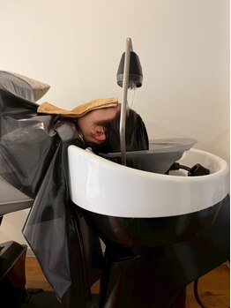 ウルバーノ(URBANO)の写真/ヘッドスパが人気！新感覚の頭侵浴◎頭全体をお湯に浸けこみ頭皮から心まで解きほぐす極上の癒しをご体感！