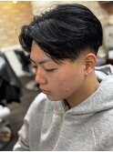 センターパート×テーパーフェード