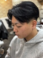 ジェネシス 本店(genesis)&nbsp;センターパート×テーパーフェード