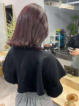 カミエ(kamie) 透明感溢れるグレージュボブ×丁寧なケア