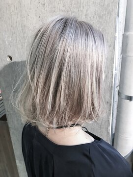 サロンドミルク 原宿(salon de MiLK) ホワイトパール×ボブ