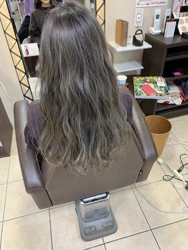 アールモンドヘア新世界 グレージュcolor