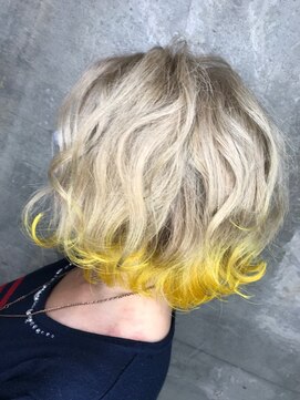 グリフィカ(griFFica) ペールホワイト　×　イエロー