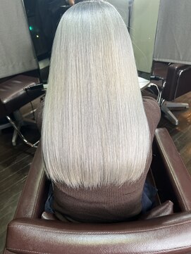 テテ(TETE) ホワイトブロンド　心斎橋×長堀橋