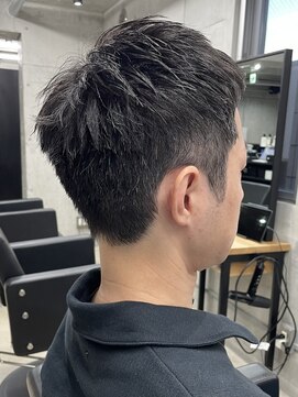 フイ 代々木(Hui) アップバング/メンズツーブロックマッシュ/束感ショート波巻き