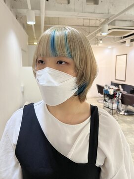 イリ 梅田(ili) ハイトーンベージュ