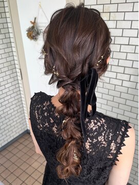 フェリーチェ(Felice) 編みおろし 編み下ろし ローポニー 金箔ヘア お呼ばれヘア