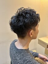 ソウスシア(SOURCE cia)&nbsp;メンズ刈り上げ緩めカールパーマ【佐藤和弥】