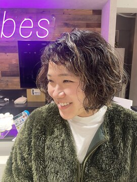 バイブス バイ ケンジ(vibes by KENJE) ブリーチハイライトパーマ