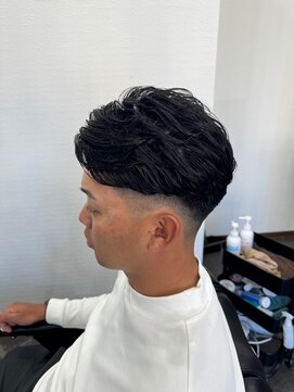 エイト(AITE) ダークアッシュ/アッシュブラック/カルマパーマ/ベリーショート