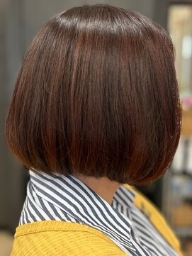 ヘアークリアー 春日部 ミセス 首元すっきりストレートショートボブ オレンジブラウン