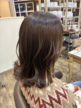 アルターリール(aL ter Rire) 黒髪/ボブルフ/ネビージュ/小顔/ワンレン