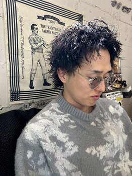 フッドウルフ(HOODWOLF)の写真/『似合わせ』に圧倒的支持！渋いカッコよさの中にレトロな雰囲気を持ったバーバーショップ☆