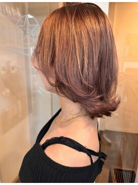 スターゴールド(STAR GOLD) サファリベージュ×外ハネヘア