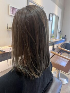 ブージーへアー(bougie hair) 切りっぱなしロングボブ