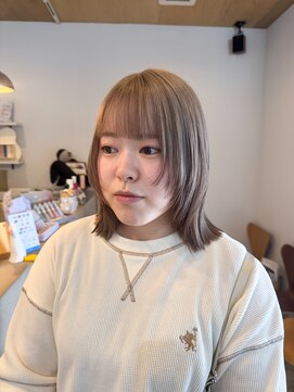 ミュゼリーブル(Musee libre) : 1~2回ブリーチ ミルクティーカラー :