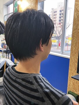 オーダー:耳後ろ襟足が重たくなってきてるので軽く