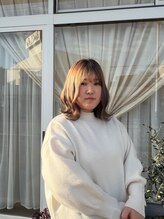 渡邊　リカ/stylist/得意なスタイル：ボブ、ミディアムスタイル/得意な技術：カラー、ヘッドスパ