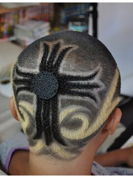 トライブ(TRIBE.) アートコーンロウ&クリッパーアート バリカンアート