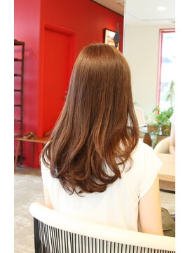 エッセンシャルルックス(Essential Looks) ロングレイヤースタイル