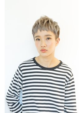 ブロック(BLOCK) プラチナアッシュ　ベリーショート