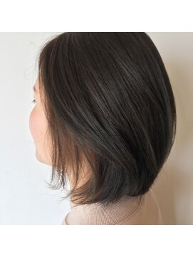 ルース(RUTH) ショートスタイルのインナーカラー