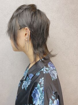 ヘアサロンM 新宿 肩につく長さあればできる!マッシュウルフ