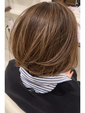 トルシュ ヘアーワークス(TORChe Hair Works) レイヤーボブ