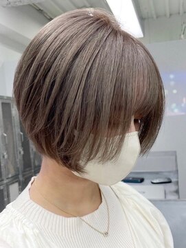 ウィコ 新宿(WICO) グレージュマッシュ［ケアブリーチ/ペールベージュ[新宿駅]