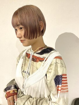 エト 梅田(eto) ピンクベージュのショートボブ