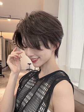 イル 大阪淀屋橋(i'll) ★毛流れショートハンサムショート大人くびれアッシュベージュ