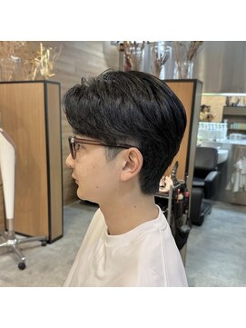 ヒート トウキョウ 目黒店(HEAT TOKYO) センターパート　ダウンパーマ　ツーブロック