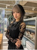 モノトーンデザインカラー×セミロングハイレイヤー