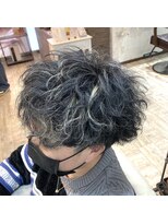 ティアラ 桜木町(TIARA)&nbsp;刈り上げ×パーマ×ハイライト