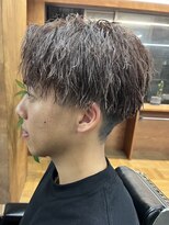 ロンド ローガン 名駅(Lond LOGAN)&nbsp;【Lond LOGAN亀井】ツイストスパイラル　縦落ちパーマ　メンズ