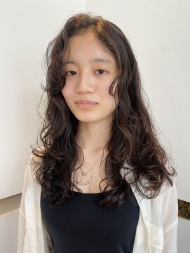 ビファインクーアヴェダ(Be fine coo AVEDA) レイヤーパーマスタイル 透明感ベージュカラー