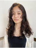 レイヤーパーマスタイル 透明感ベージュカラー