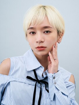 ガリカ 博多(Gallica) 前髪あり似合わせハイトーンショートヘアホワイトベージュカラー