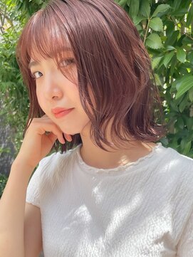 シロ(SiLO) 透明感ピンクベージュ×外ハネボブ