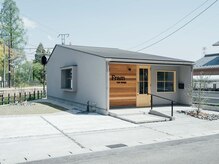 Fram【フラム】の雰囲気(敷地内に駐車場完備◎初めてでも見つけやすいオシャレな外観)