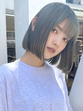 エリマ 調布(elima) 大人かわいい前下がりミニボブ カーキグレージュ 前髪あり