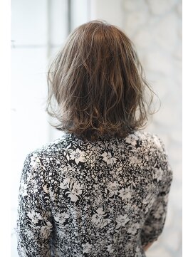 レム 聖蹟桜ヶ丘店(REM) 外ハネボブオリーブアッシュレイヤーウルフゆるふわミディ