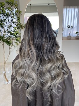 トナリ(tonari) バレイヤージュ　アッシュ