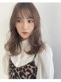 ブラウンベージュ