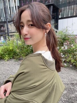 アイユー(ii+U) 顔周りカット　おくれ毛　韓国風　ブラウンカラー