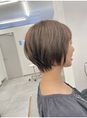 ショートボブ×ベージュ