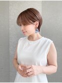 ショート×顔周り×前髪×シルキーベージュ×グレージュカラー